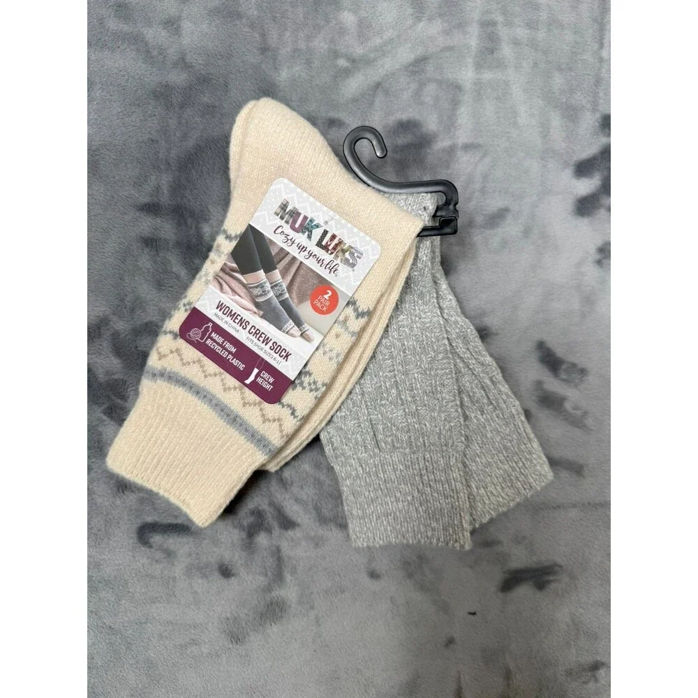 Muk Luk Women’s  2 Pair Pack Crew Height Socks size 6-11 Ivory